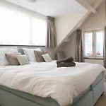 Unique luxe room with AC&Private bathroom&patio