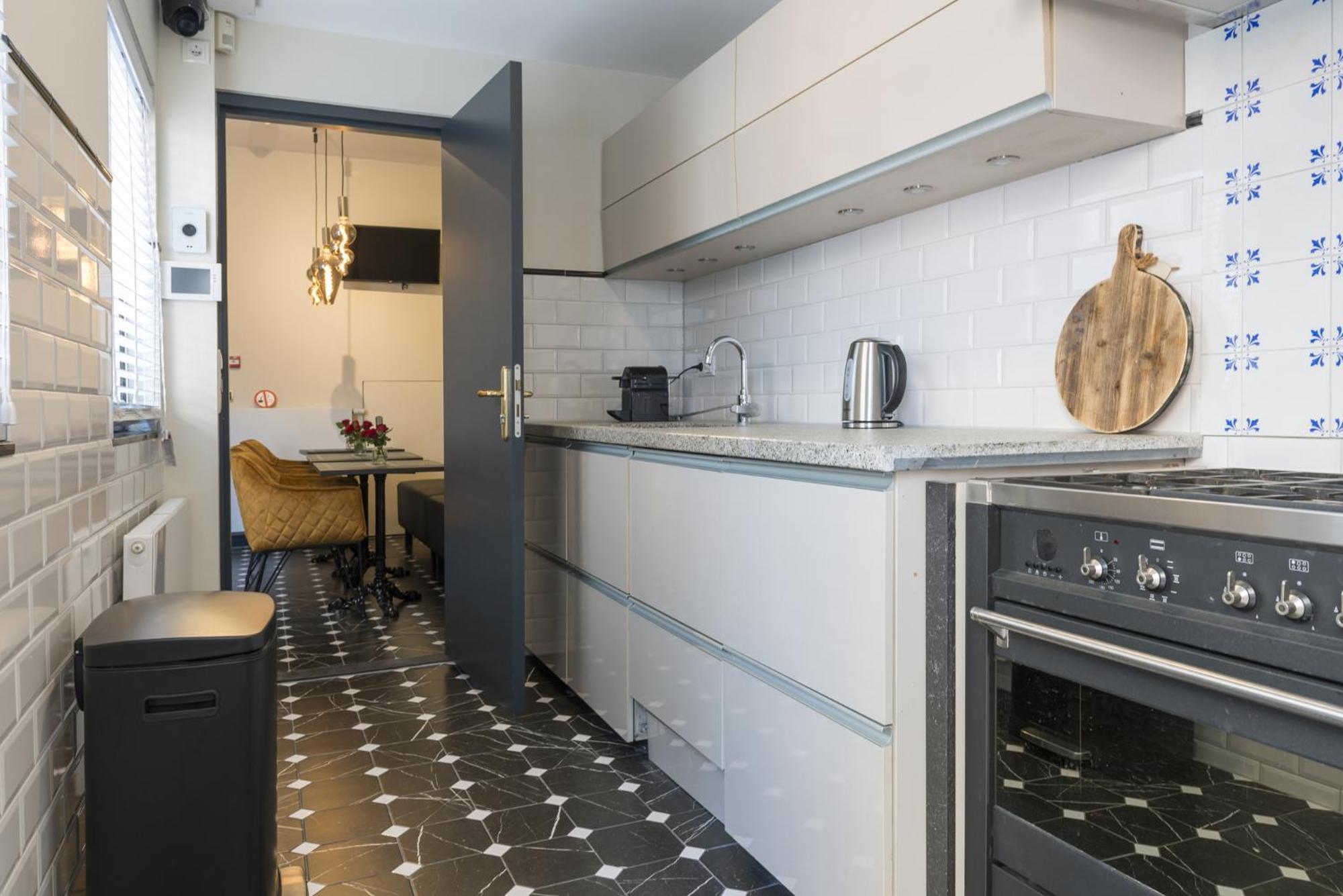 Unique Luxe With Ac&private Bathroom&patio Tilbourg